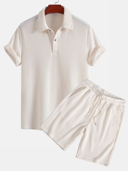Polo de manga corta con estampado de gofre y pantalones cortos de punto con cordón