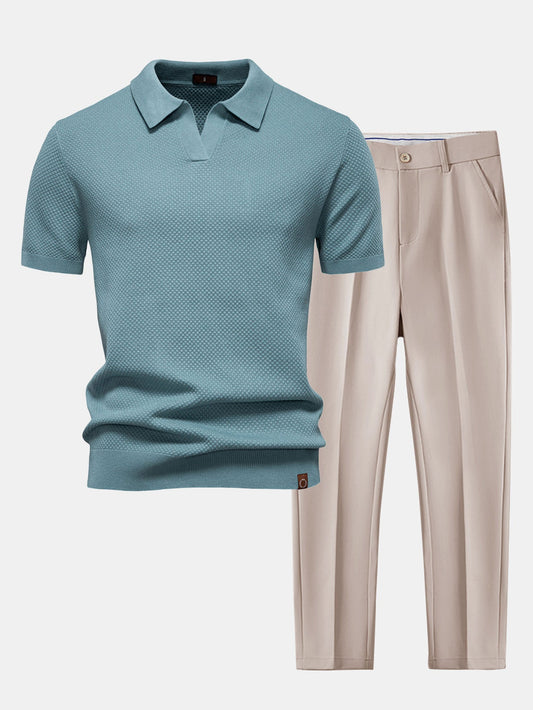 Polo de punto con textura de piña y cuello en V y pantalones cónicos de corte entallado