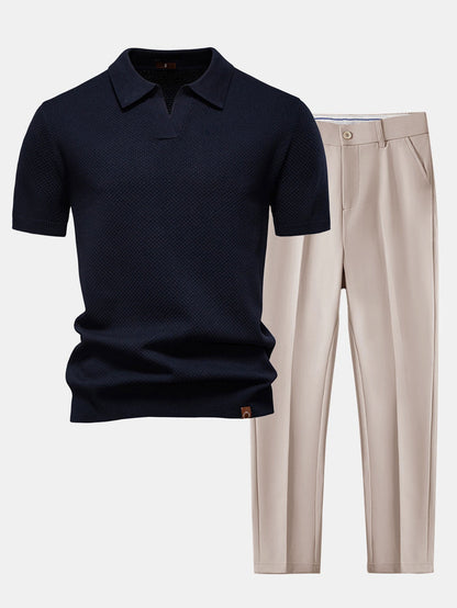 Polo de punto con textura de piña y cuello en V y pantalones cónicos de corte entallado