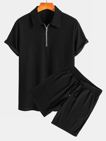 Polo y pantalones cortos de canalé con media cremallera y corte ajustado