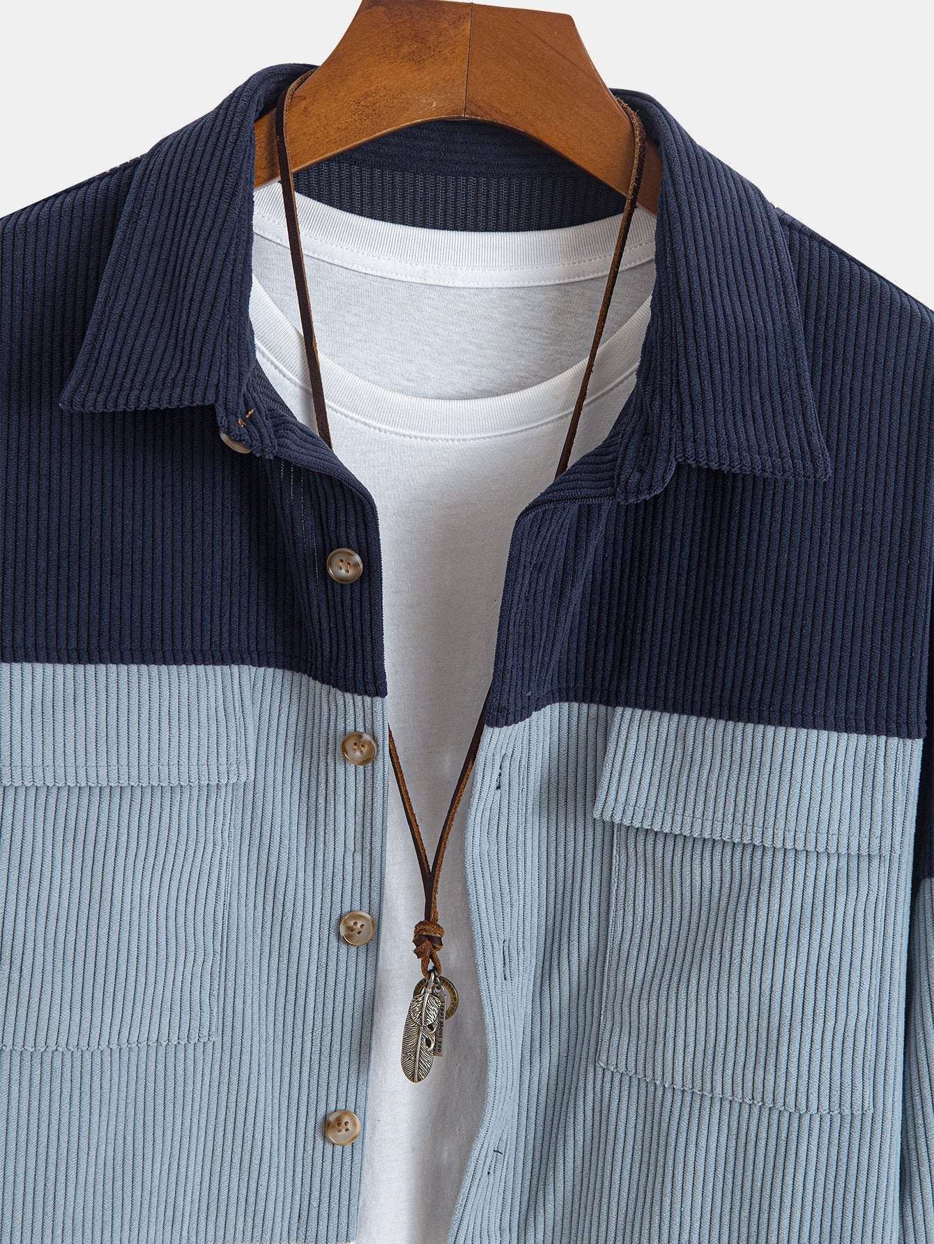 Camisa de pana con bloques de color y bolsillos