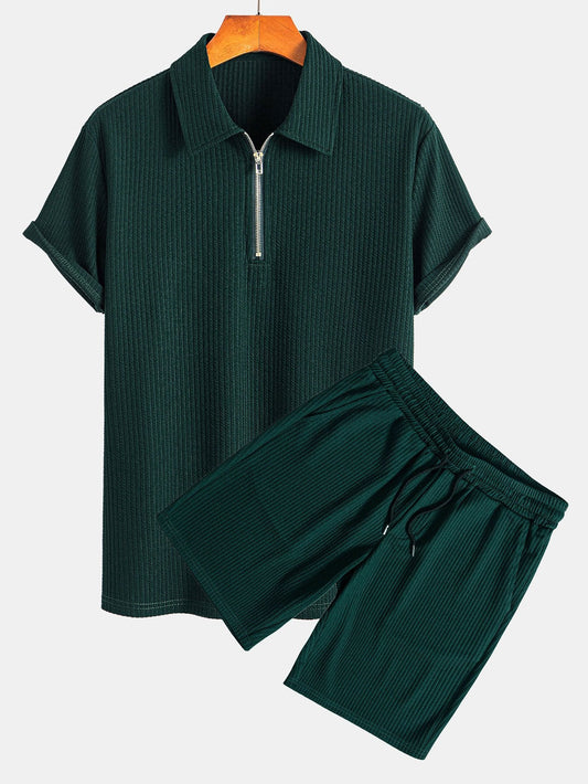 Polo y pantalones cortos de canalé con media cremallera y corte ajustado